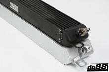 Charger l'image dans la galerie, BMW M3 E90 E92 Radiateur d'huile moteur racing DO88 - Europe BM Shop